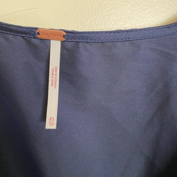 XS FREE PEOPLE TOP - Picture 2 of 4
